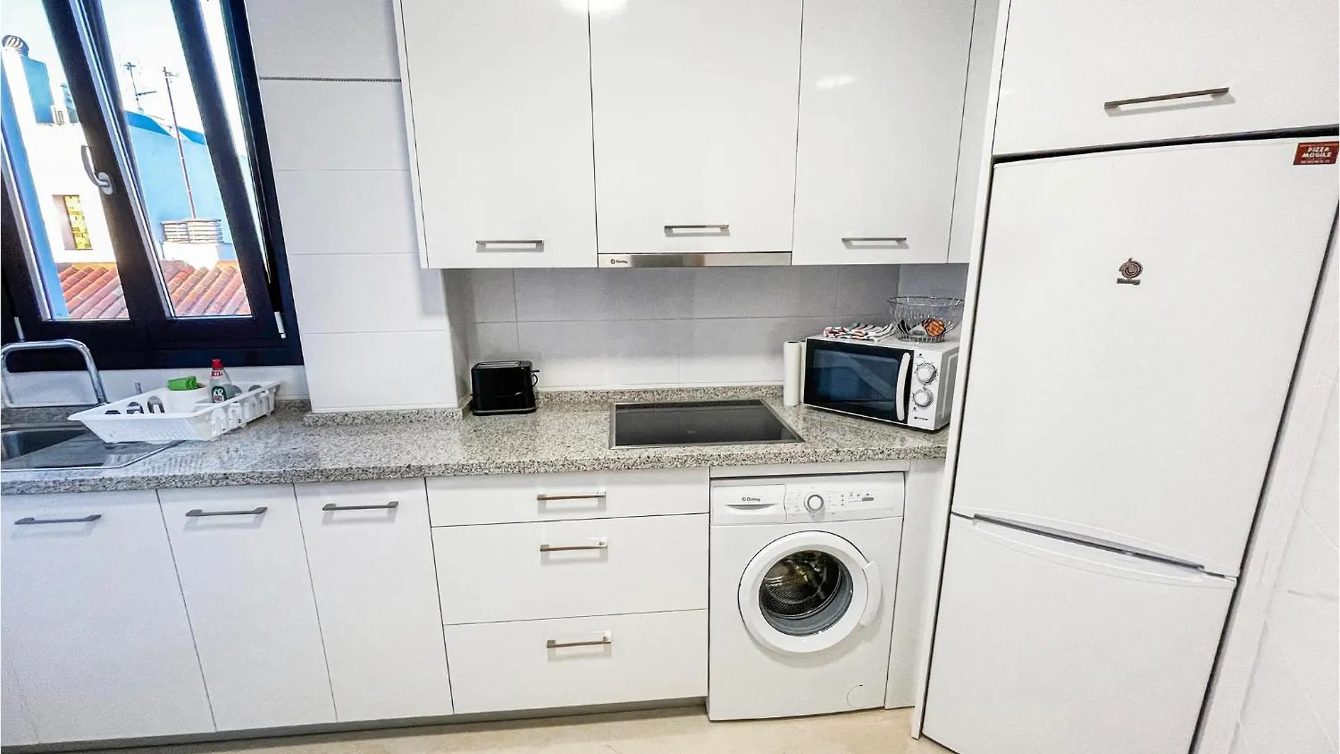 Gorgeous Apartment In Estepona With Kitchen 0*,  Spanje