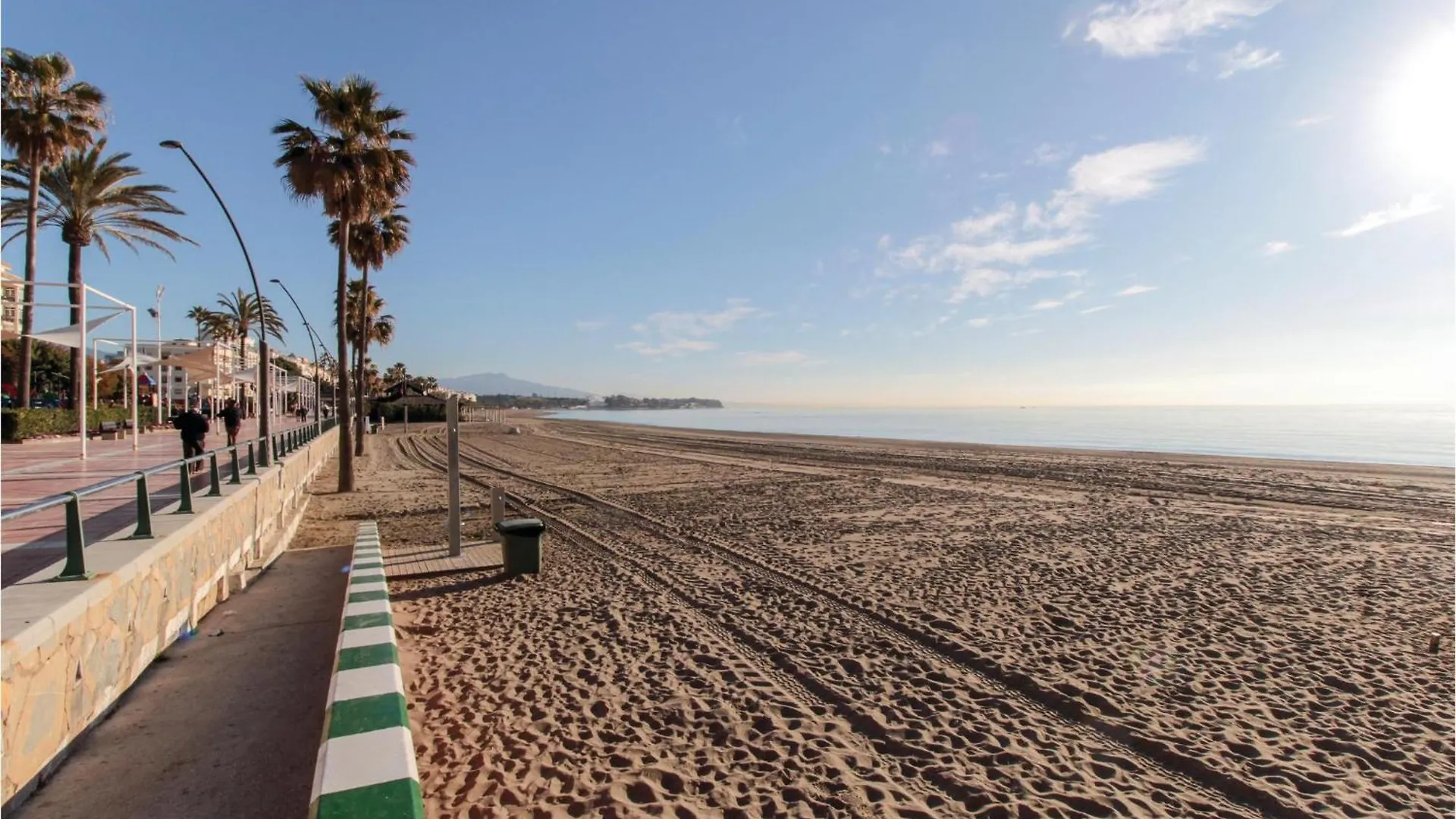 Gorgeous Apartment In Estepona With Kitchen Spanje